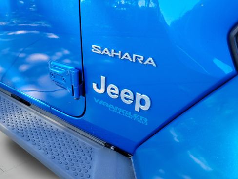 Used 2021 Jeep Wrangler Unlimited Sahara w/ Cold Weather Group AWD/4WD image 31
