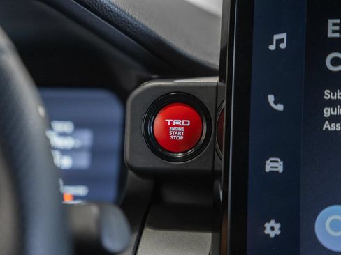 Used 2024 Toyota Tacoma TRD Off-Road w/ TRD Off Road Upgrade Package AWD/4WD image 29