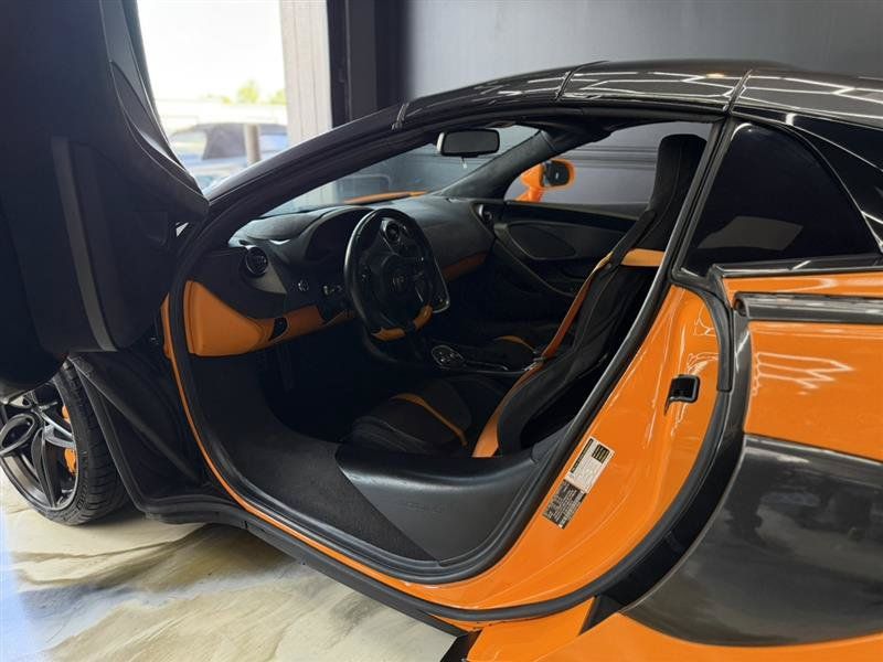 Used 2018 McLaren 570S Spider RWD image 47