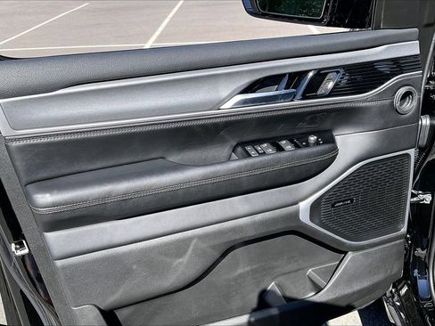 New 2026 Jeep Grand Wagoneer 4WD image 30