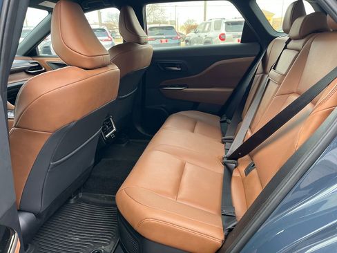 Certified 2025 Toyota Crown Signia XLE image 23