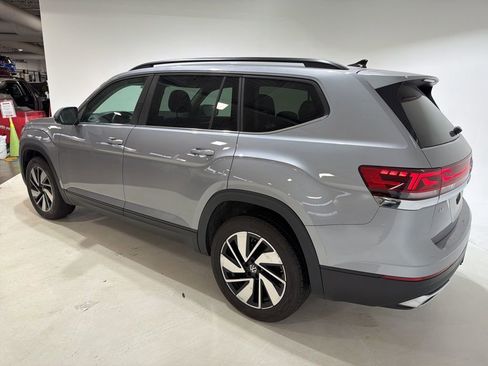 Used 2024 Volkswagen Atlas SE FWD image 5