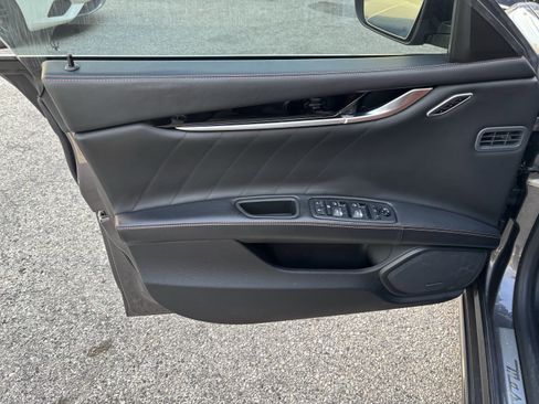 Used 2019 Maserati Ghibli S GranLusso image 9