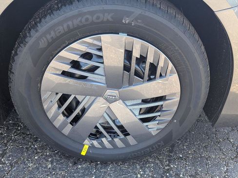 New 2026 Nissan Sentra SV w/ Floor Mat Package FWD image 31