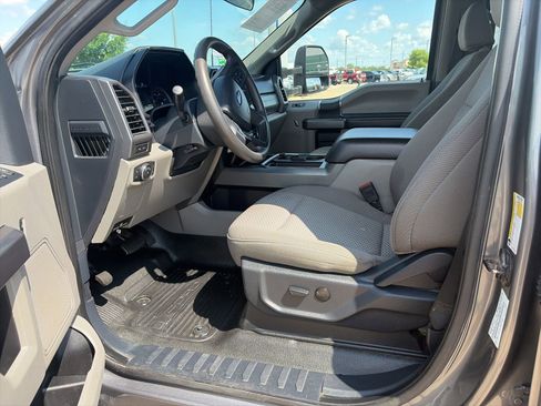 Used 2022 Ford F250 XLT w/ XLT Value Package AWD/4WD image 12