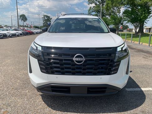 New 2026 Nissan Pathfinder SV w/ Cargo Package FWD image 3