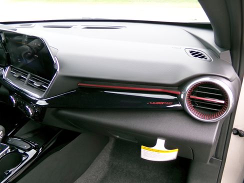New 2026 Chevrolet Trax RS w/ Sunroof Package FWD image 17