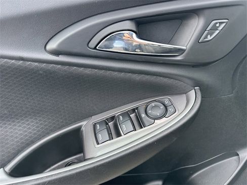 Used 2023 Chevrolet Malibu LT image 12