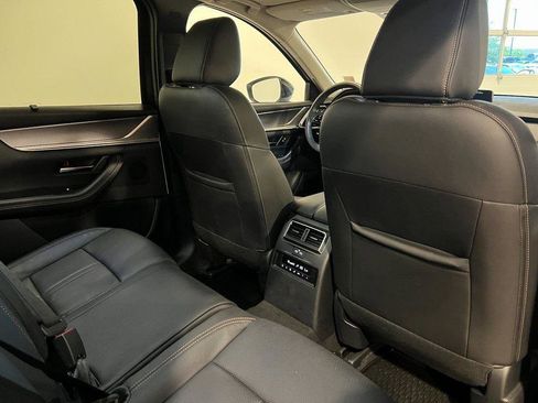 Used 2025 MAZDA CX-70 Plug-In Hybrid w/ Premium Pkg image 35