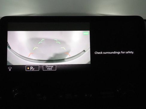 Used 2022 Nissan Armada SL image 38