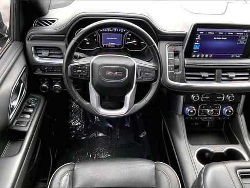 Used 2021 GMC Yukon XL SLT image 8