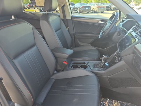 Used 2024 Volkswagen Tiguan Wolfsburg Edition FWD image 10