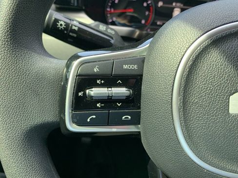 Used 2022 Kia Sorento LX FWD image 38