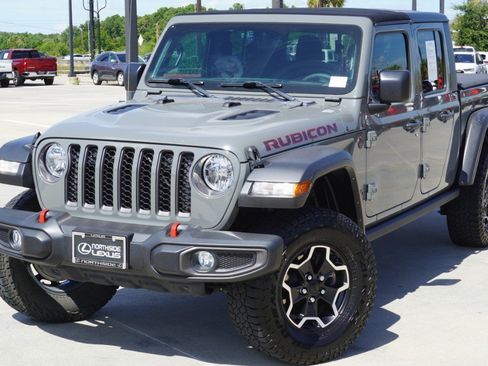Used 2023 Jeep Gladiator Rubicon w/ Cold Weather Group AWD/4WD image 2