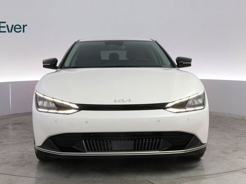 Used 2024 Kia EV6 Wind image 3