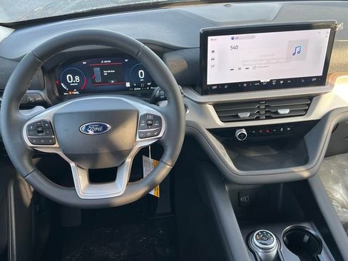 Used 2026 Ford Explorer Active w/ Active Comfort Package image 14