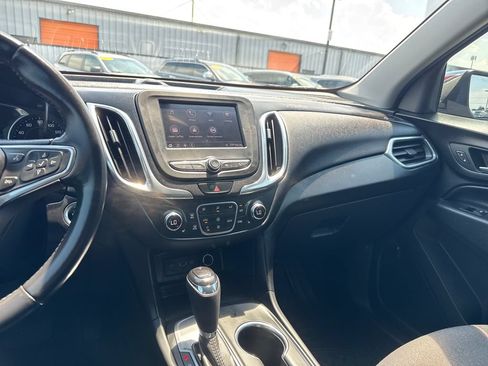 Used 2020 Chevrolet Equinox LT FWD image 17