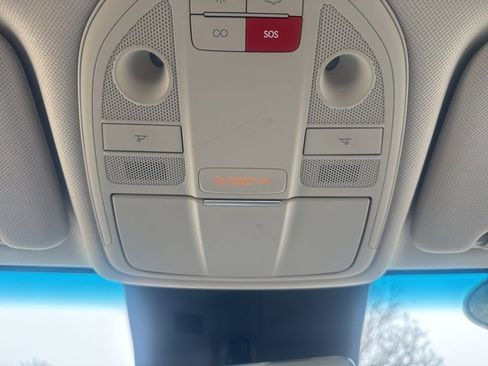 Used 2025 Genesis G70 2.5T image 26