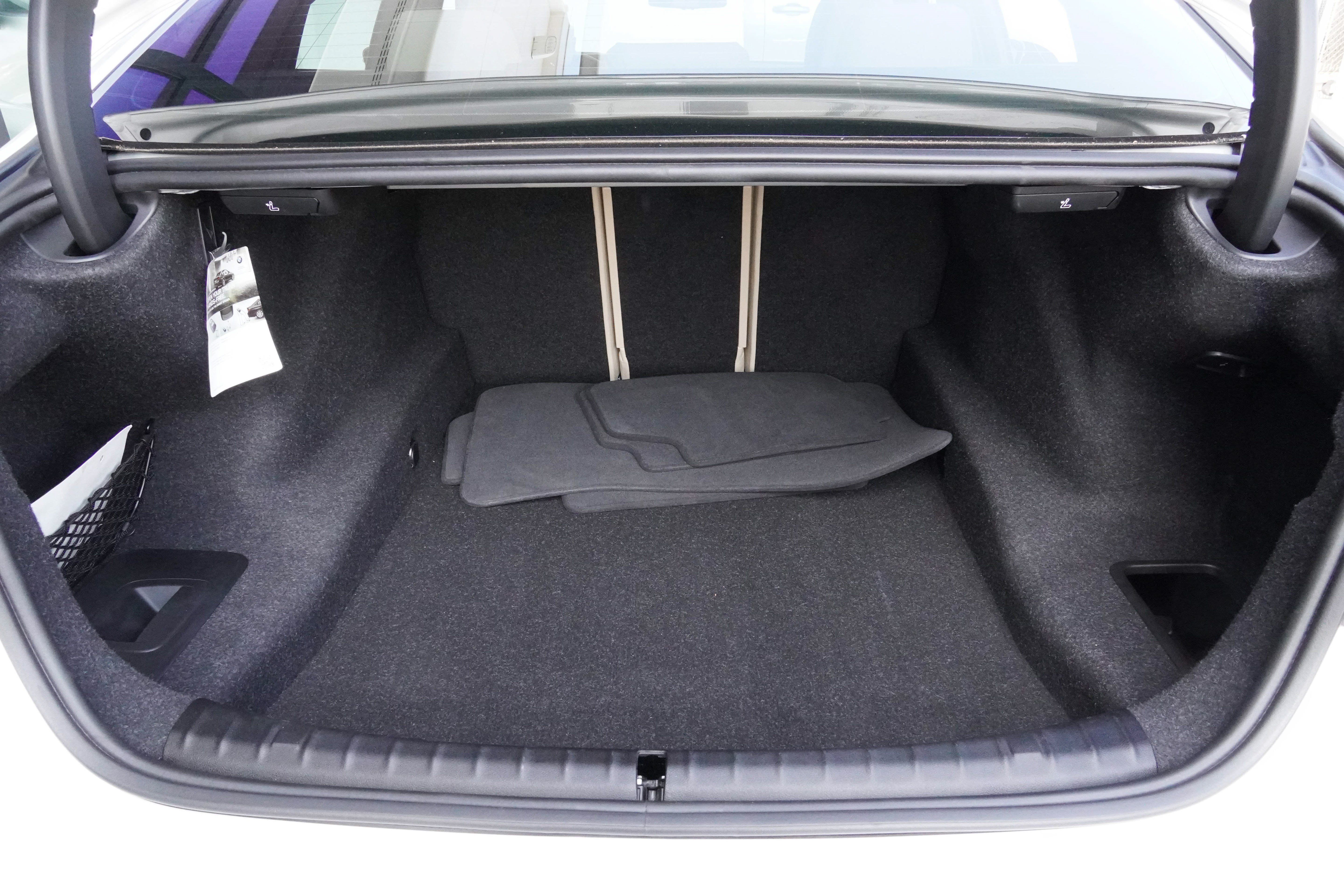 Used 2023 BMW 530i w/ Premium Package RWD image 39
