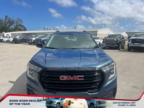 Used 2024 GMC Terrain SLE w/ Driver Convenience Package image 8