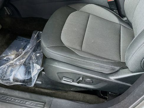 Used 2018 Ford Explorer XLT w/ Equipment Group 201A image 27