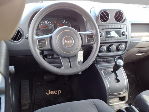 Used 2011 Jeep Patriot Sport image 3