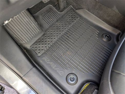 Used 2023 Toyota RAV4 XLE Premium image 30