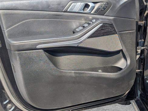 Used 2021 BMW X7 M50i w/ Executive Package image 16