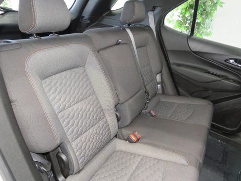 Used 2021 Chevrolet Equinox LT w/ Driver Convenience Package image 12