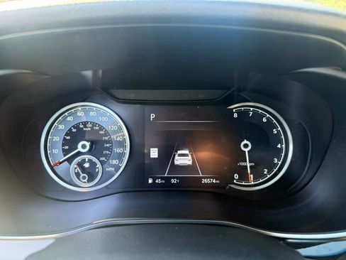 Used 2025 Genesis G70 2.5T image 4