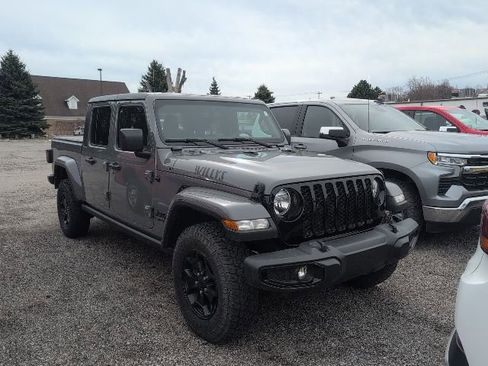 Used 2021 Jeep Gladiator Willys image 2