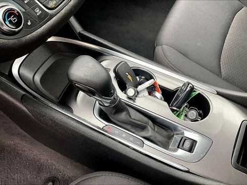 Used 2022 Chevrolet Malibu LT FWD image 13