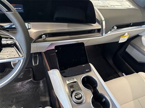 New 2026 Cadillac Vistiq Sport image 10