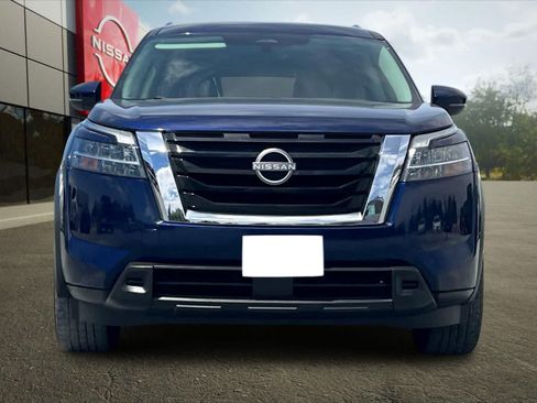 Used 2022 Nissan Pathfinder SV AWD/4WD image 11