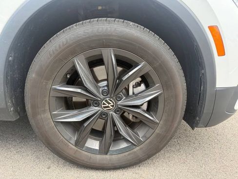 Used 2024 Volkswagen Tiguan SE AWD/4WD image 5