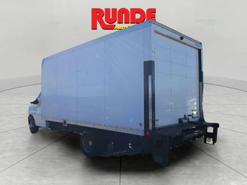 Used 2017 Chevrolet Express 4500 Extended image 7