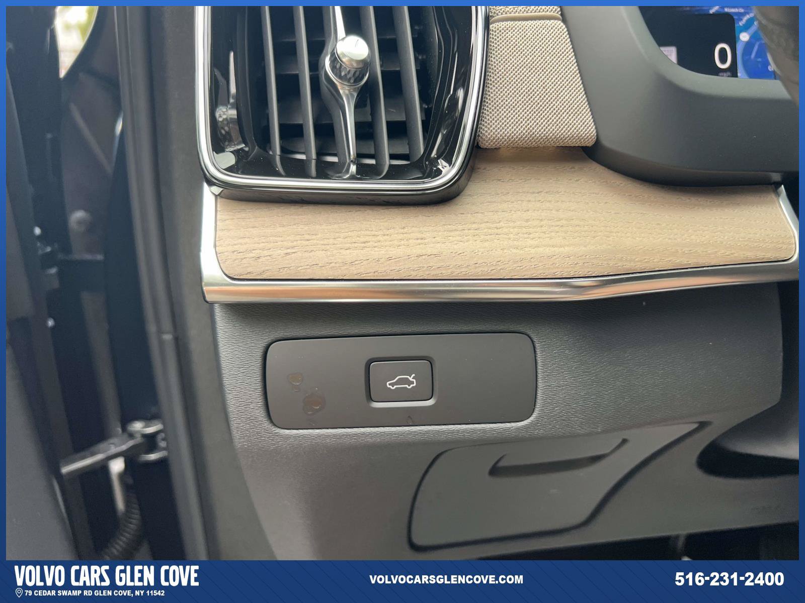 Used 2026 Volvo XC90 B6 Plus w/ Protection Package Premier AWD/4WD image 19