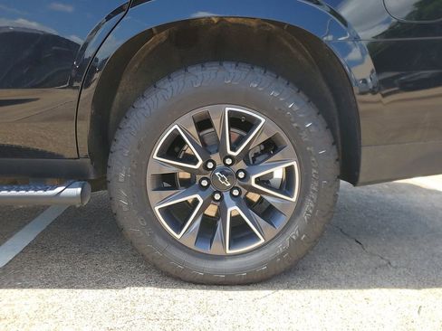 Used 2021 Chevrolet Tahoe Z71 w/ Z71 Signature Package AWD/4WD image 7