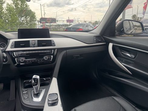 Used 2018 BMW 320i Sedan RWD image 10