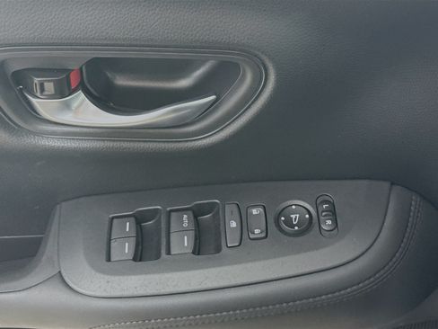 Used 2025 Honda HR-V LX image 20