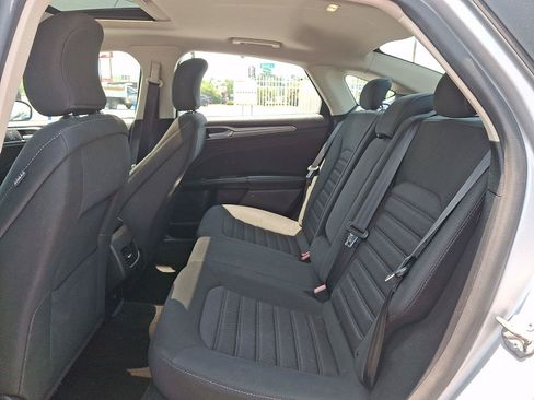 Used 2019 Ford Fusion SE AWD/4WD image 12