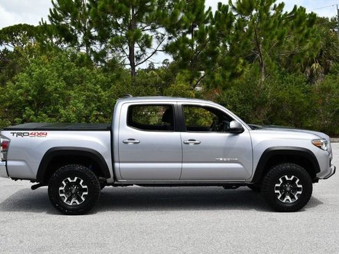 Used 2020 Toyota Tacoma TRD Off-Road AWD/4WD image 35