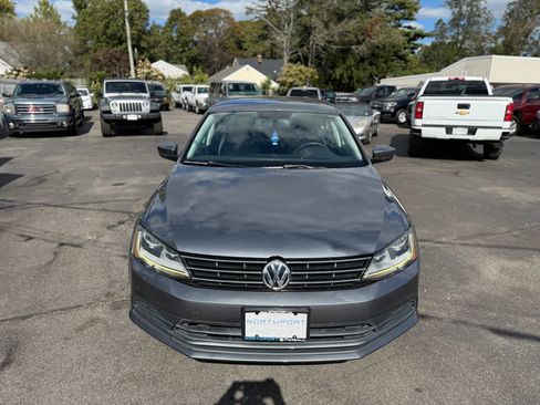 Used 2018 Volkswagen Jetta S image 3