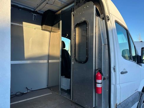 Used 2016 Freightliner Sprinter 2500 image 13