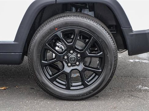 New 2026 Jeep Compass Latitude image 10