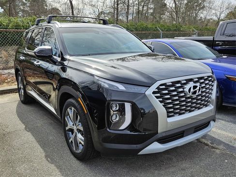 Used 2021 Hyundai Palisade SEL w/ Premium Package image 3