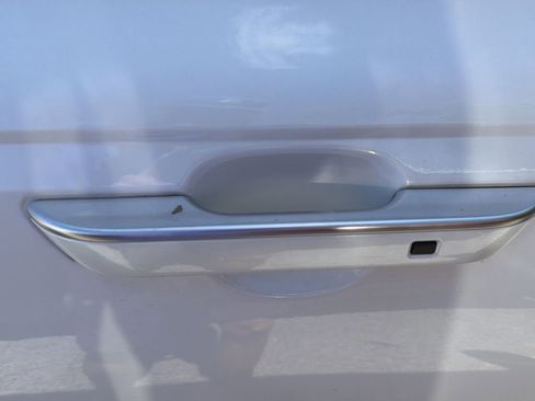 Used 2022 Kia Carnival LX FWD image 10