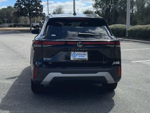 New 2026 Volkswagen Tiguan SE image 7