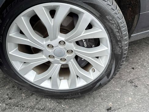 Used 2020 Land Rover Range Rover HSE image 2