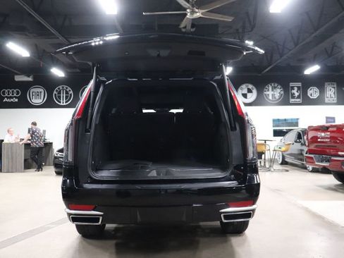 Used 2022 Cadillac Escalade ESV Premium Luxury w/ Performance Package image 25